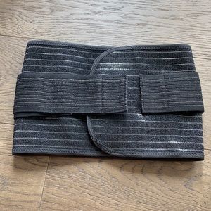 UpSpring Shrinkxbelly postpartum belly wrap with bamboo charcoal fiber S/M